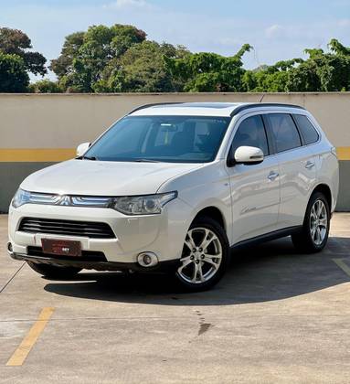 MITSUBISHI OUTLANDER 3.0 GT 4X4 V6 24V GASOLINA 4P AUTOMÁTICO